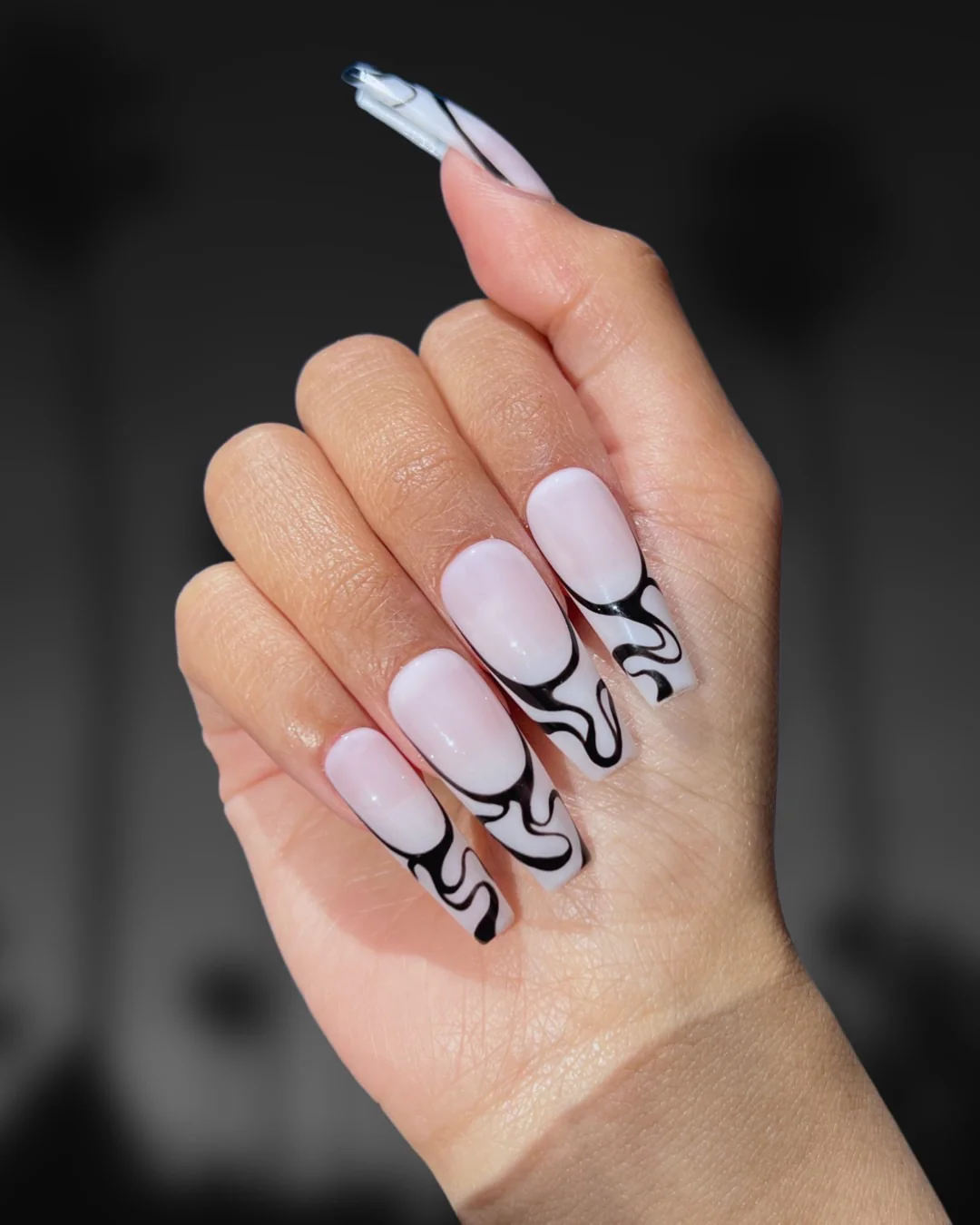 French Swirl Noir