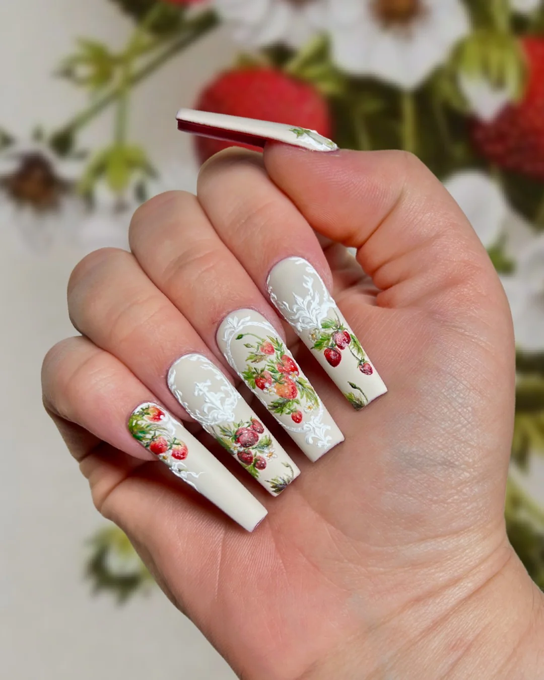 Rococo Strawberries - Image 2